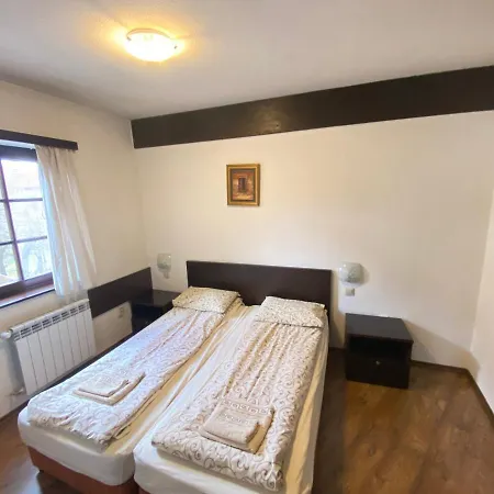 House Trivia Банско