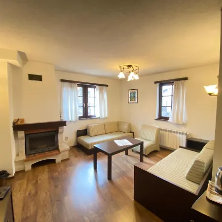 House Trivia Банско