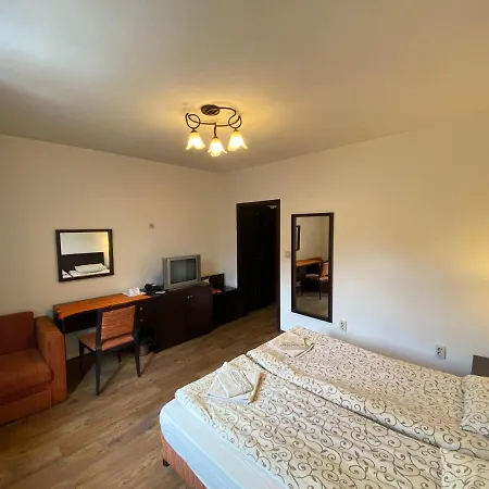 House Trivia Банско